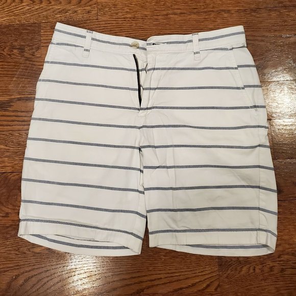 Nautica Classic-Fit 8” Stretch Chino Flat-Front Deck Short - Picture 1 of 5